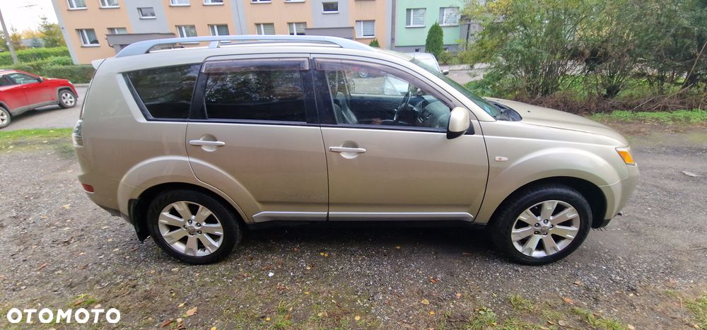 Mitsubishi Outlander 2.2 DI-D 4WD Instyle - 3