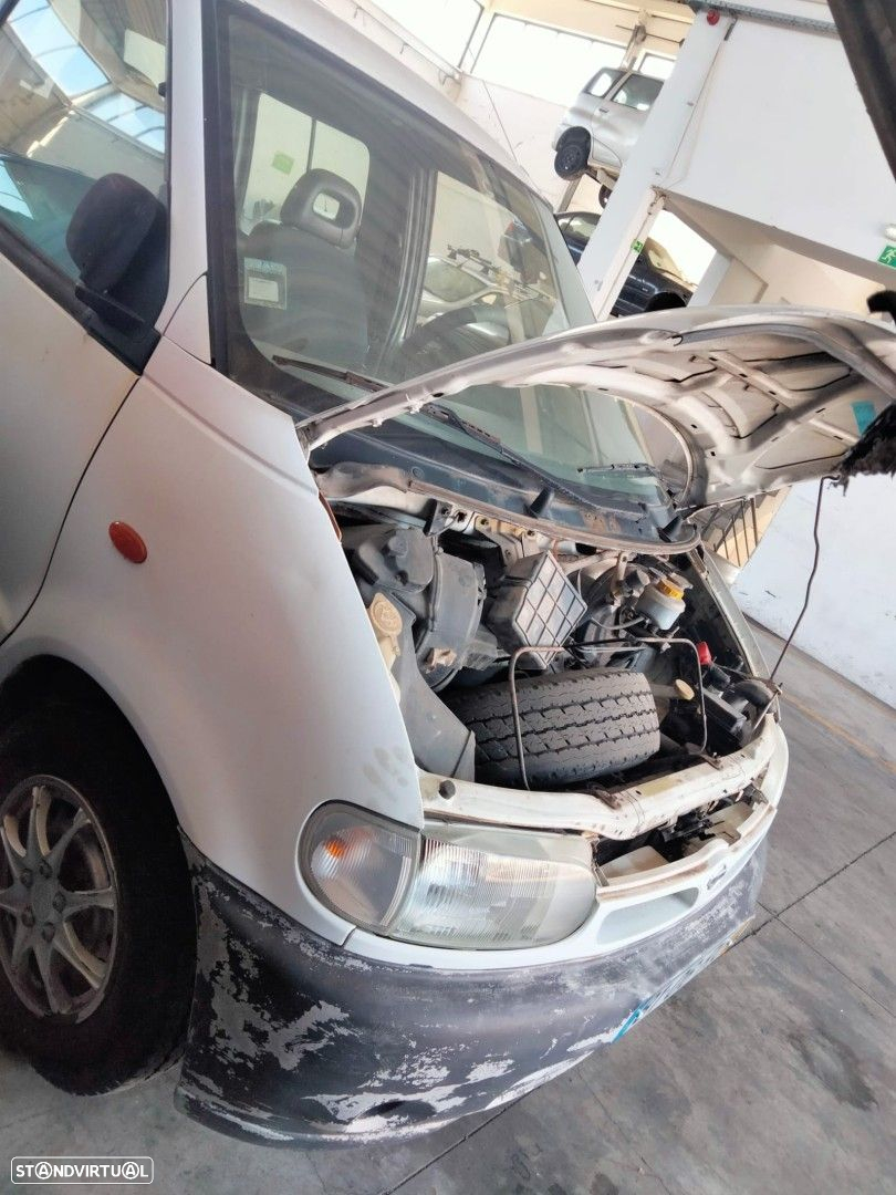 Nissan Vanette 2.3D de 2001 disponível para peças - 4