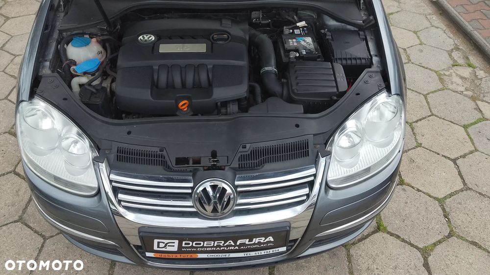 Volkswagen Golf Variant 1.6 Highline - 19