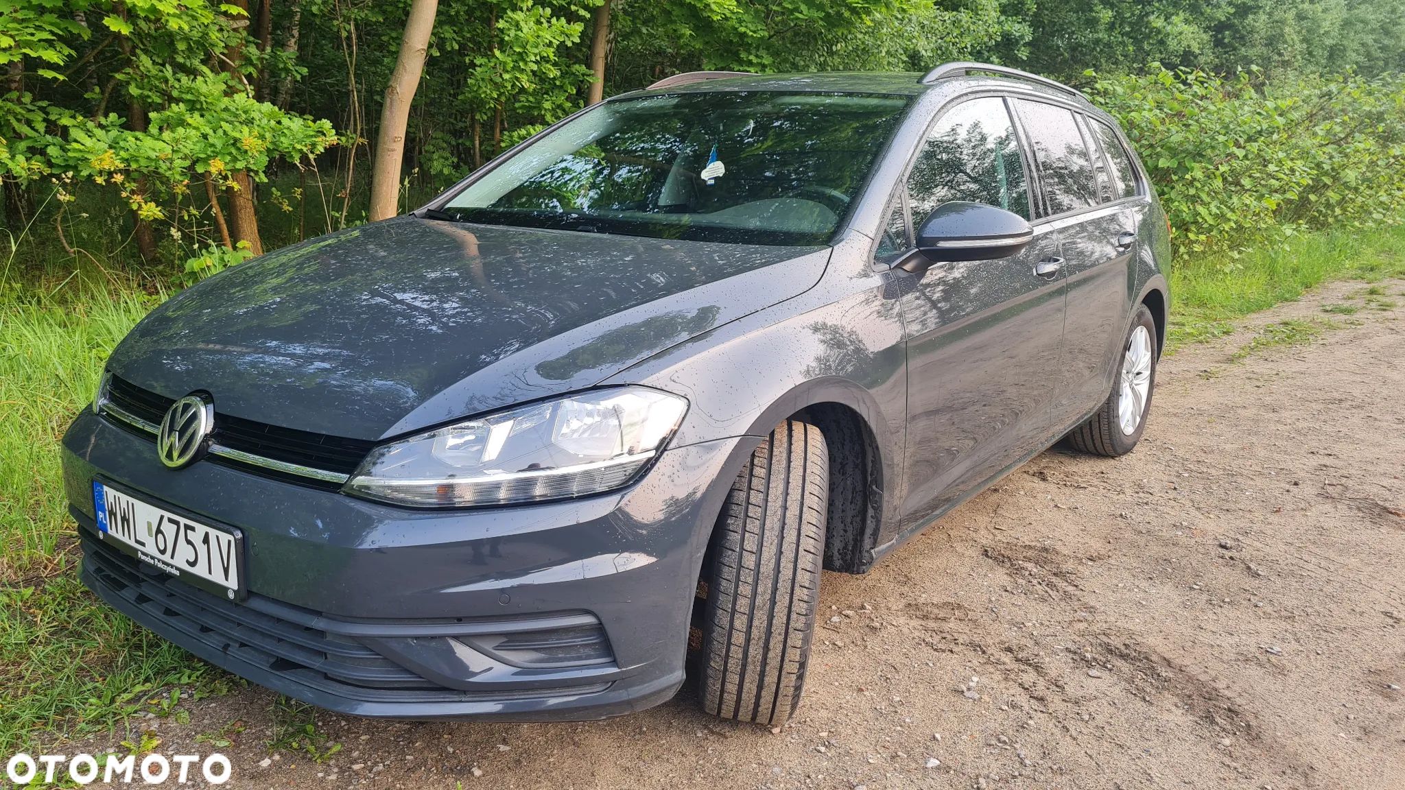 Volkswagen Golf - 1
