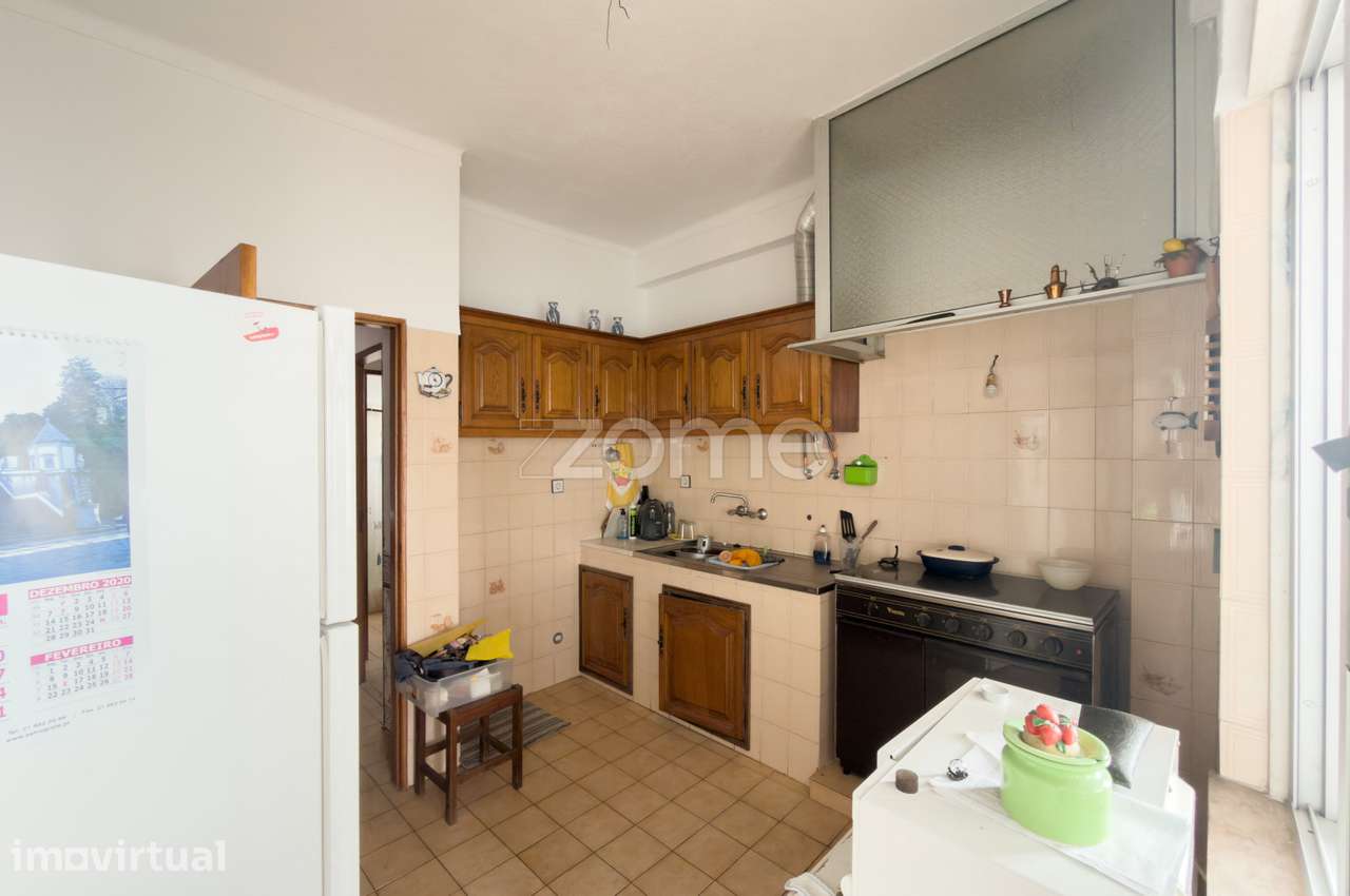 Moradia T6 P/investimento - possibilita converter em 3 apartamentos - Grande imagem: 5/27