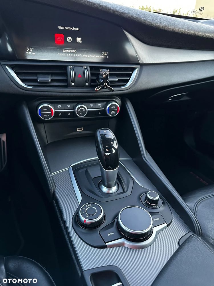 Alfa Romeo Giulia - 17