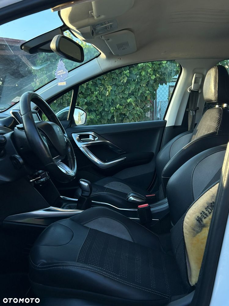 Peugeot 2008 e-HDi FAP 115 STOP & START Allure - 8