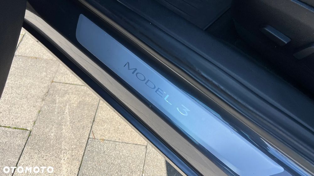Tesla Model 3 Langstreckenbatterie Allradantrieb Dual Motor Performance - 27