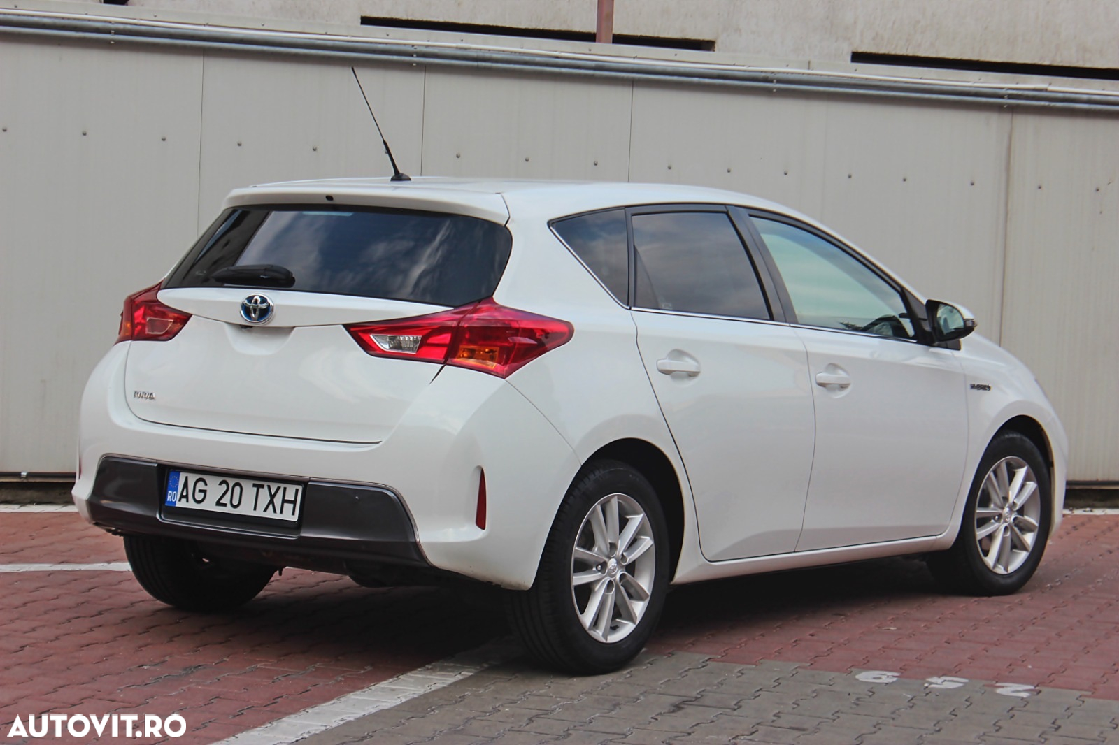 Toyota Auris 1.8 L VVT-i Hybrid Luna - 3