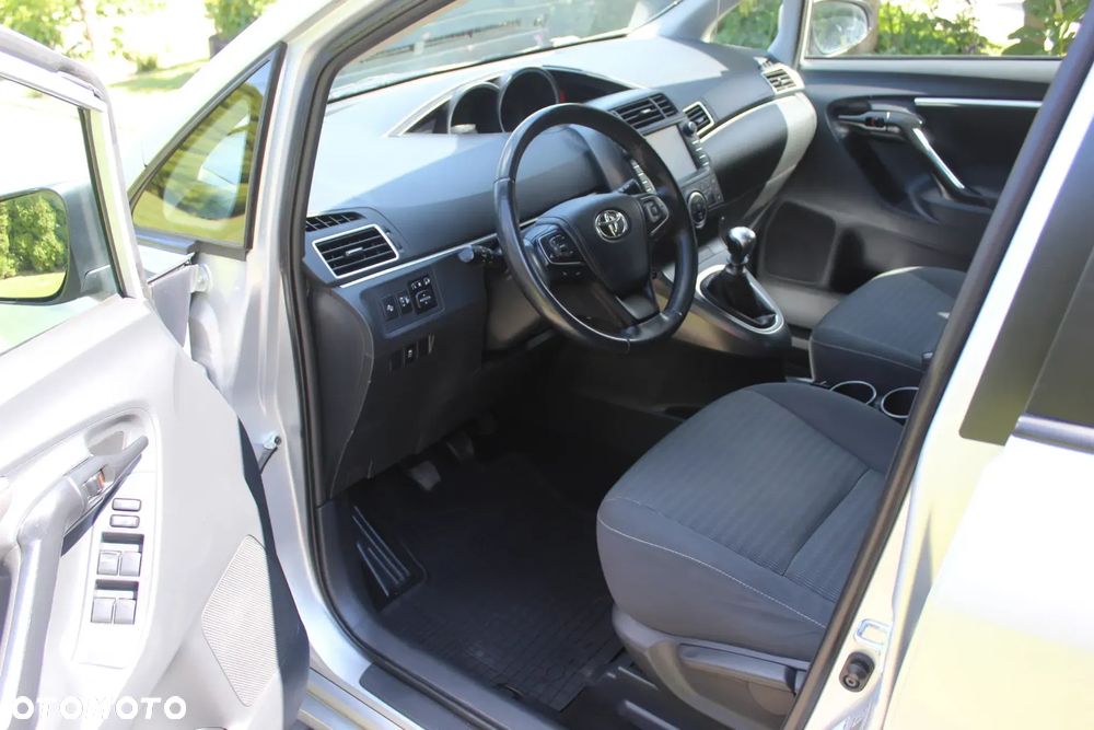 Toyota Verso 1.6 D-4D Premium - 10