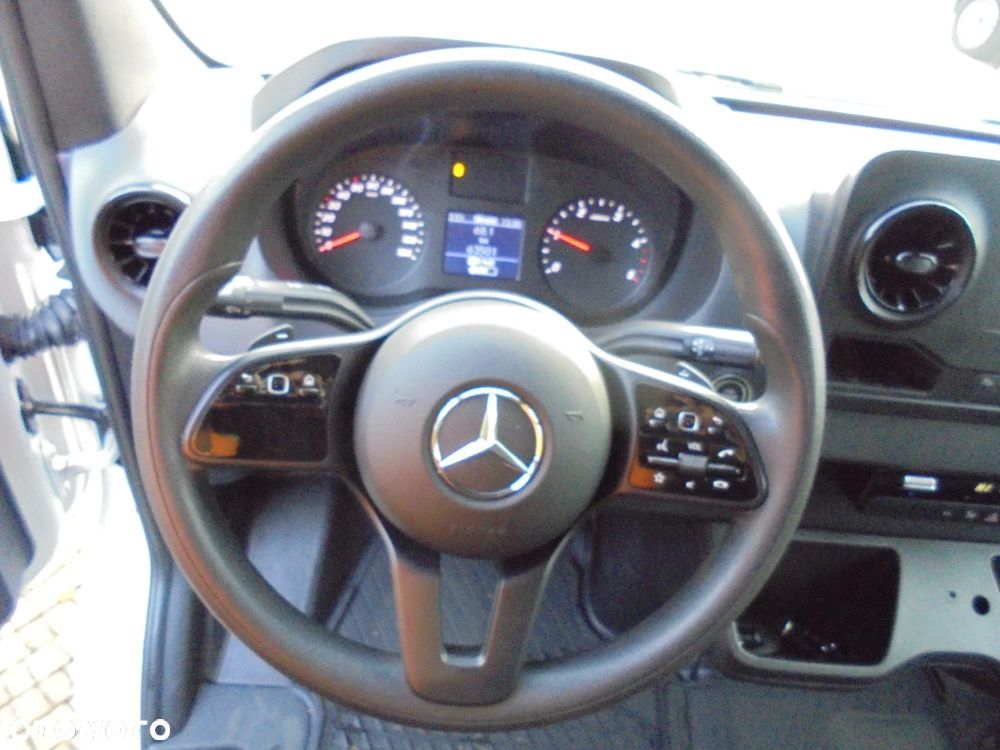 Mercedes-Benz SPRINTER 319 CDI - 10