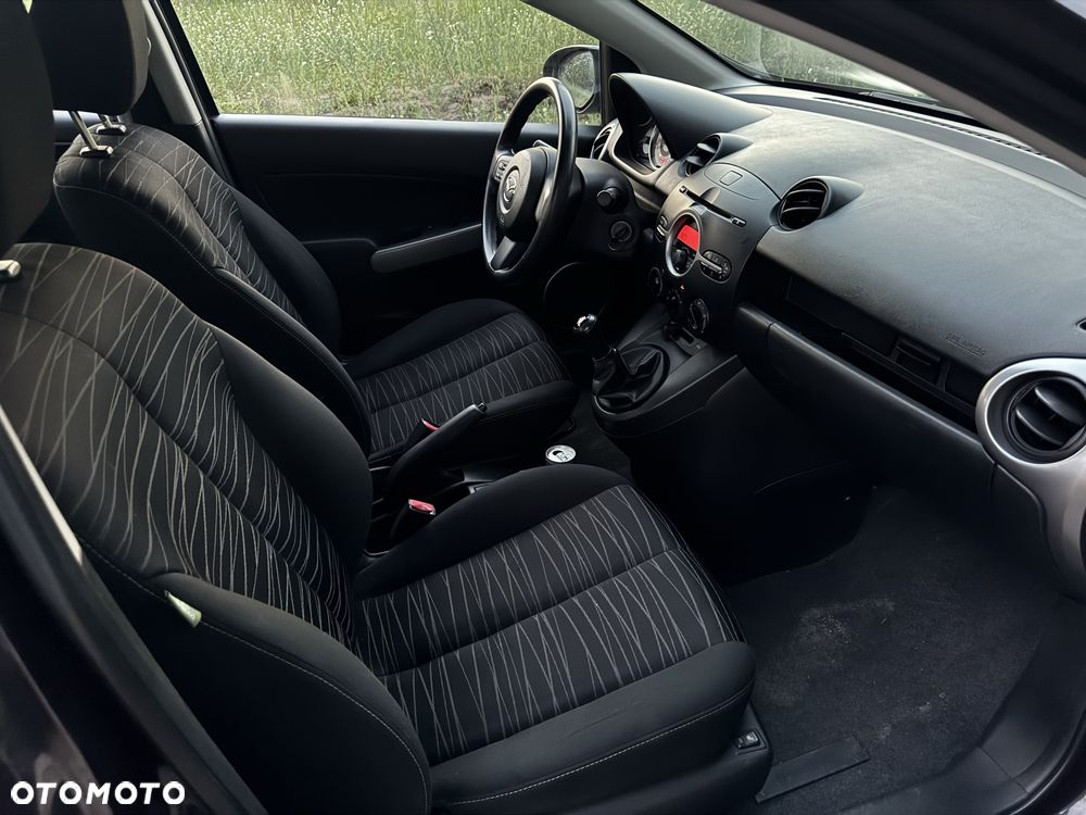 Mazda 2 - 7