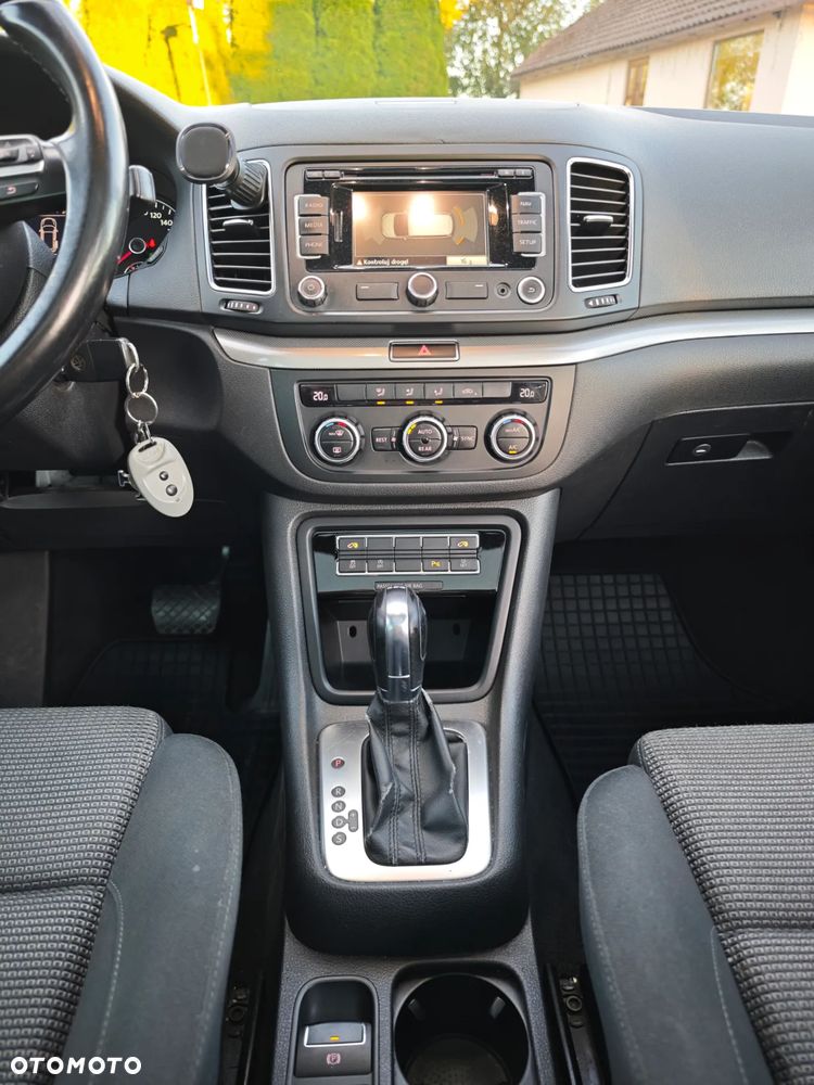 Volkswagen Sharan 2.0 TDI Comfortline DSG - 14
