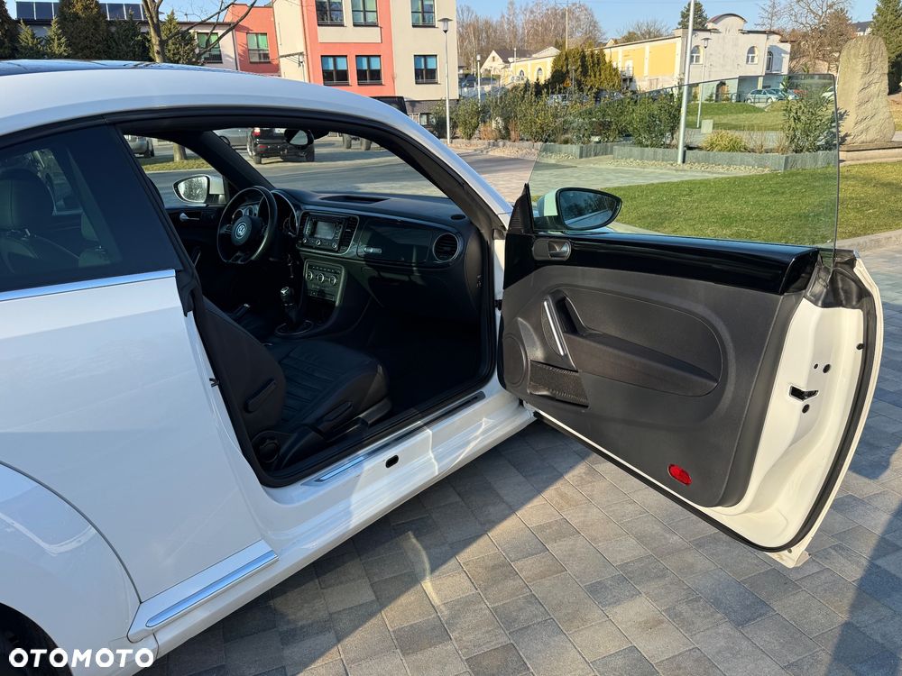 Volkswagen Beetle 2.0 TDI DPF Sport - 17