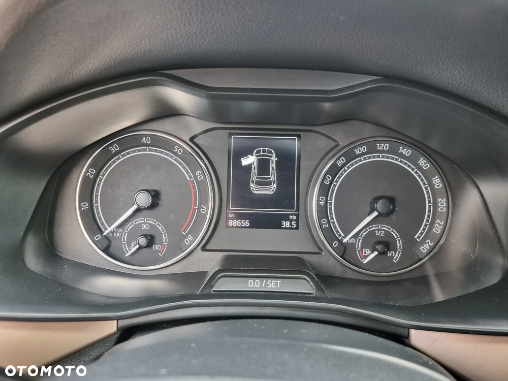 Skoda Kamiq 1.0 TSI Style DSG - 8