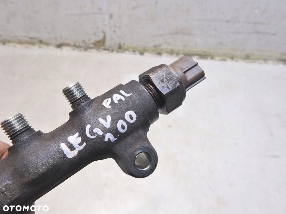 LISTWA WTRYSKOWA SUBARU LEGACY V 2.0 D - 2