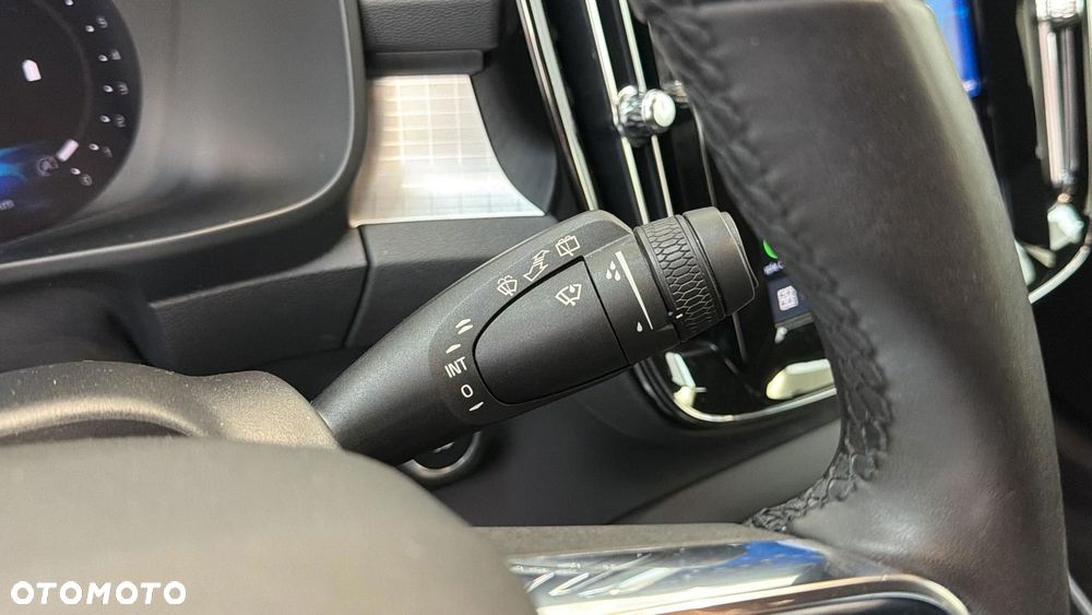 Volvo XC 40 B3 Core - 27