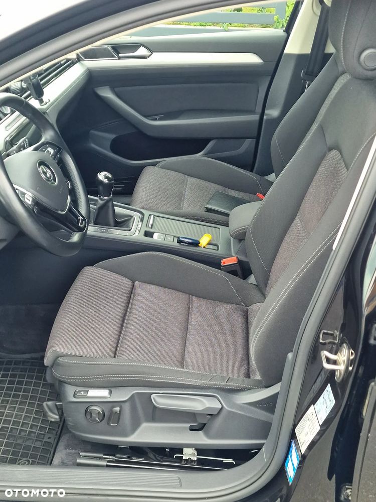 Volkswagen Passat Variant 2.0 TDI BMT Comfortline - 10