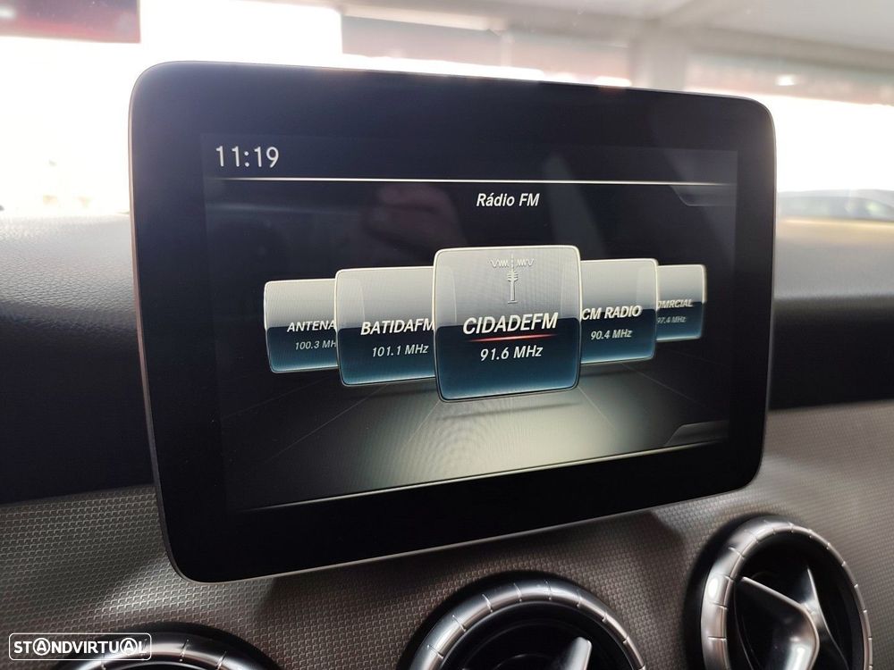 Mercedes-Benz CLA 180 d Urban - 23