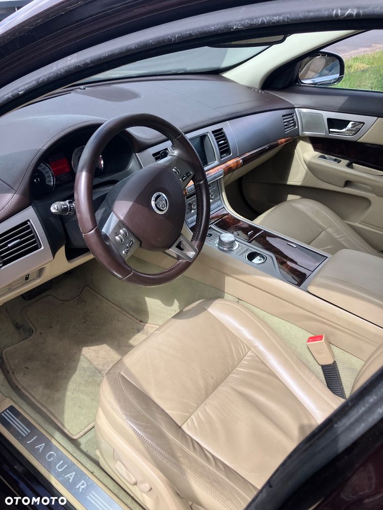 Jaguar XF 3.0 V6 - 11