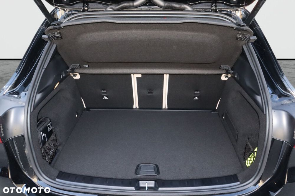 Mercedes-Benz GLA 200 d Progressive 8G-DCT - 17