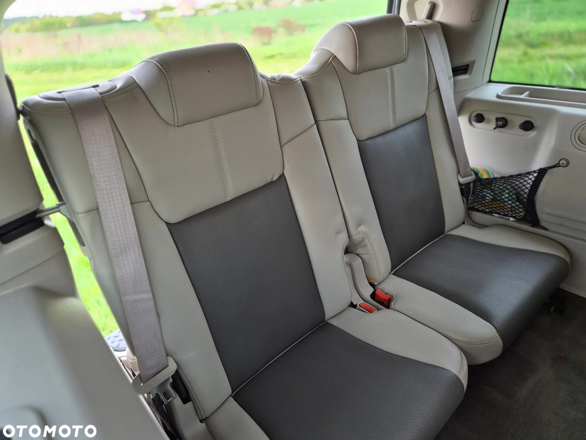 Jeep Commander 4.7 V8 - 24