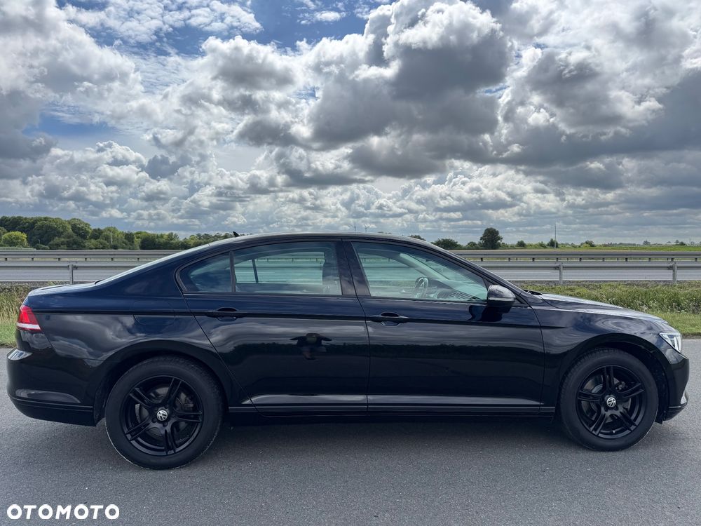 Volkswagen Passat - 10