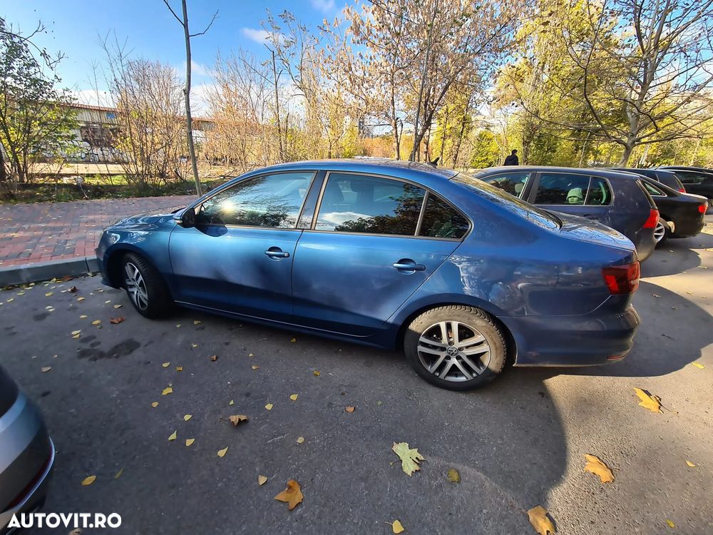 Volkswagen Jetta 2.0 TDI Comfortline - 3