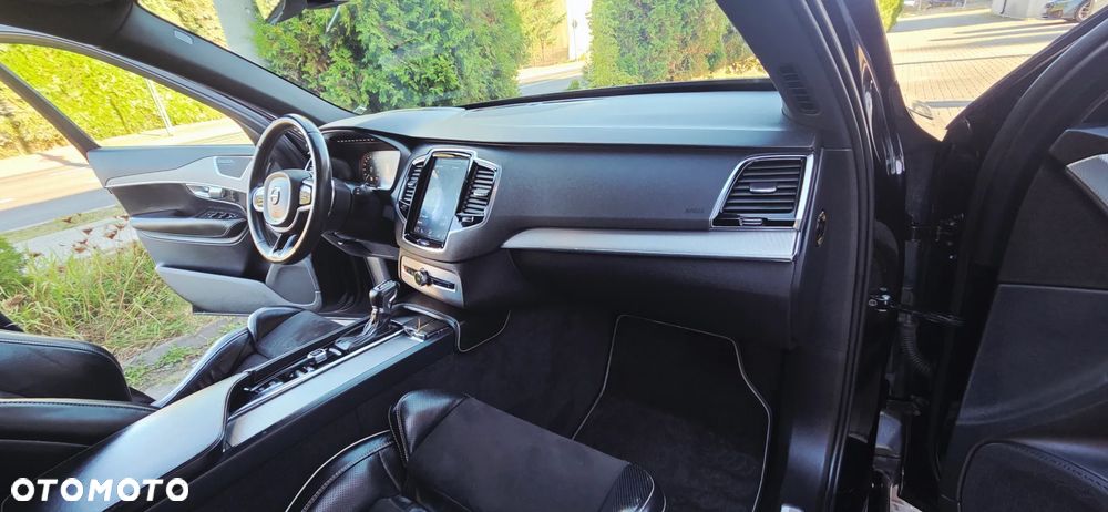 Volvo XC 90 D5 AWD Geartronic RDesign - 32