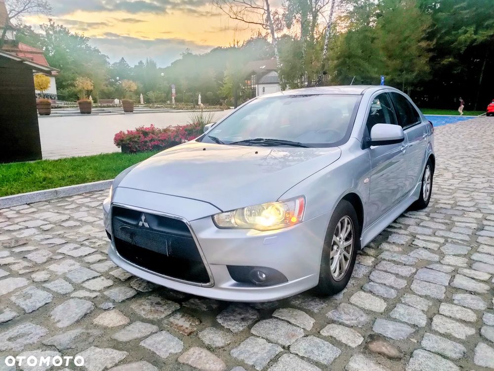Mitsubishi Lancer 1.6 Invite - 1