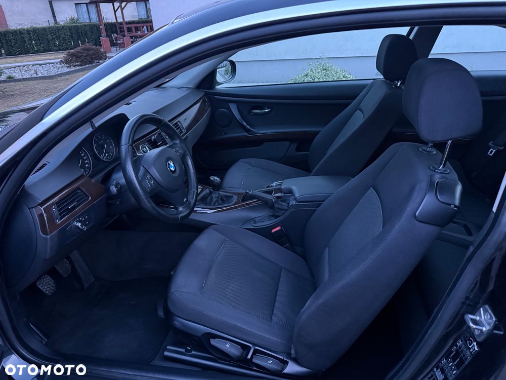 BMW Seria 3 318i - 11