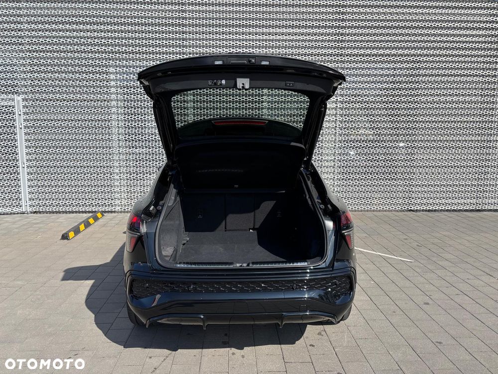 Audi Q3 Sportback - 14
