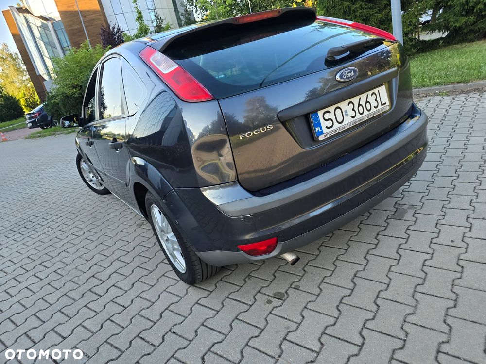Ford Focus 1.6 Ambiente - 22