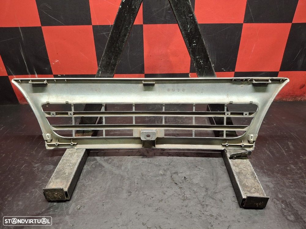 Grelha Da Frente Isuzu Elf - 2
