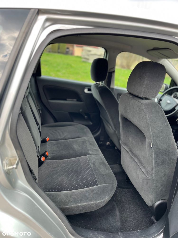 Ford Fiesta 1.4 Ghia - 17