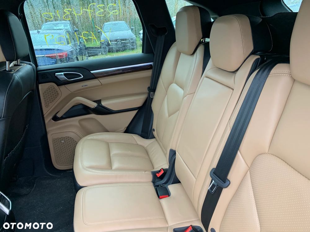 Porsche Cayenne S e-Hybrid Platinum Edition - 18
