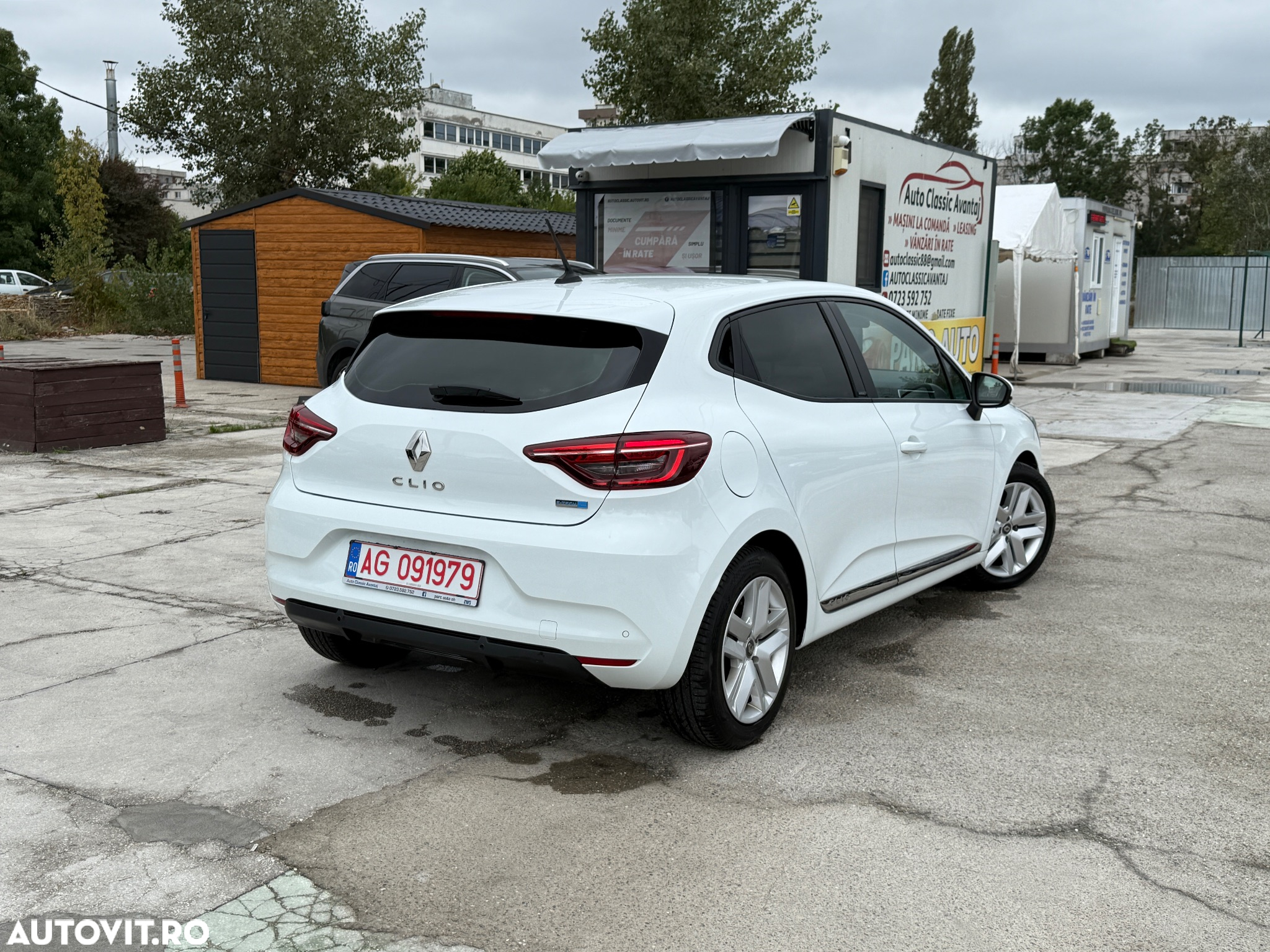 Renault Clio E-TECH Hybrid 140 BUSINESS EDITION - 9