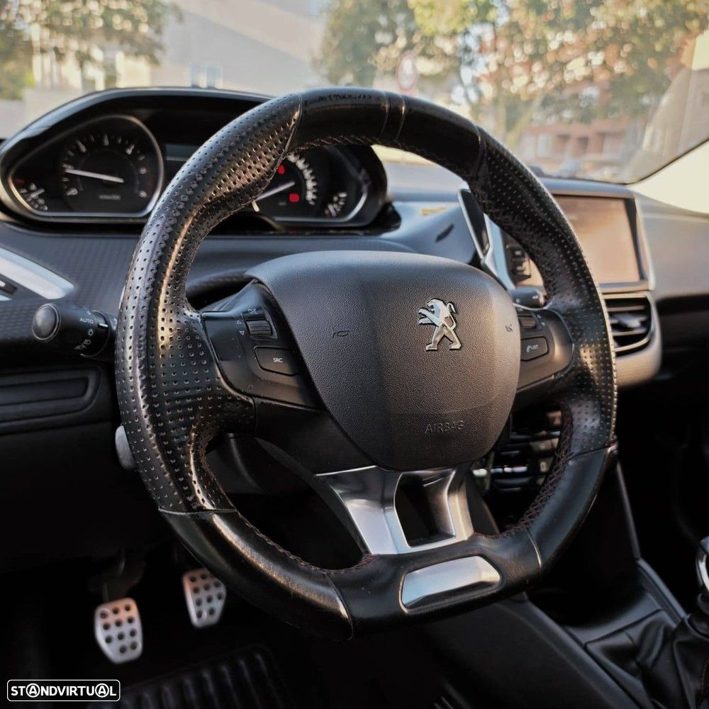 Peugeot 208 1.6 BlueHDi GT Line - 39