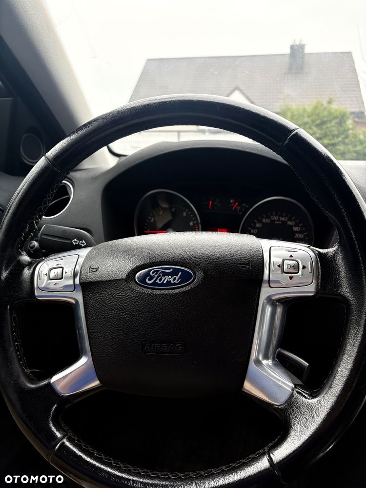 Ford Mondeo 1.6 Titanium - 24