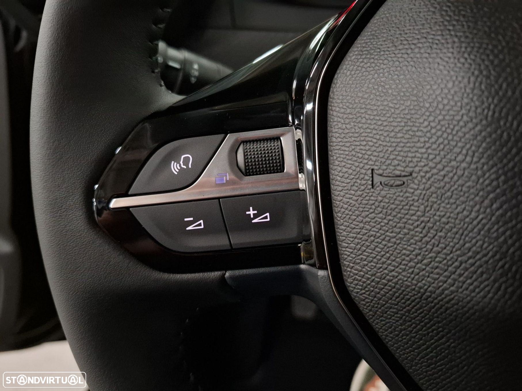 Peugeot 208 - 16