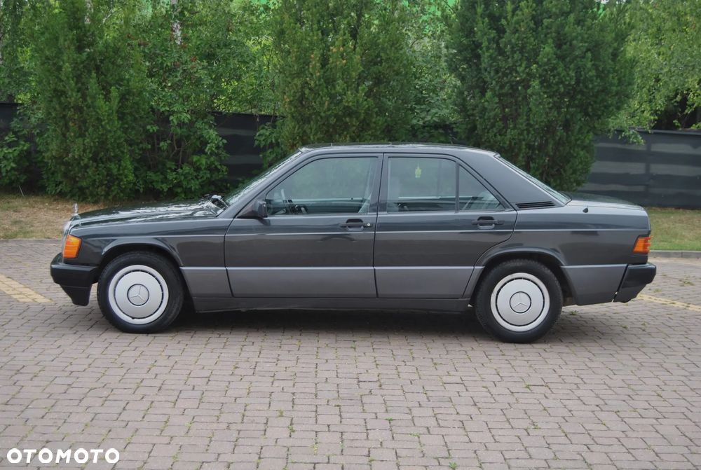 Mercedes-Benz W201 (190) - 16