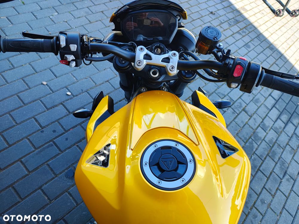 Triumph Street Triple - 19