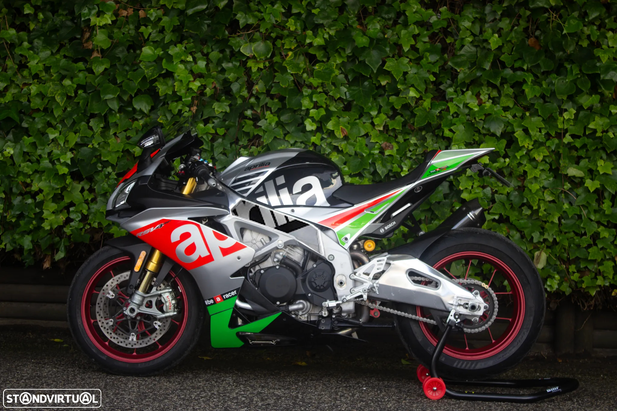 Aprilia RSV 4 RF - 3