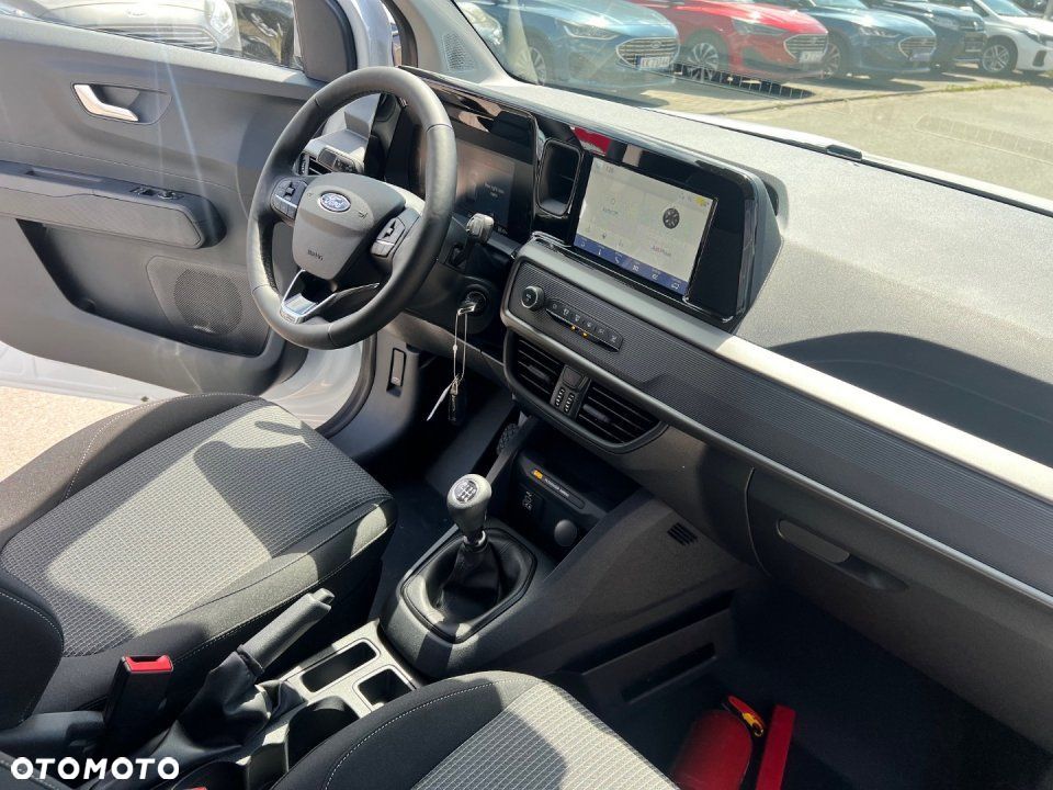 Ford Transit Courier - 10