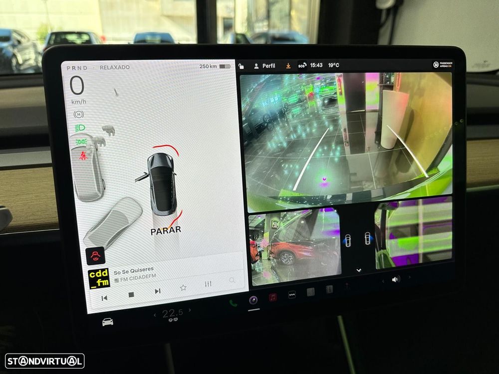 Tesla Model 3 Long-Range Dual Motor AWD - 32