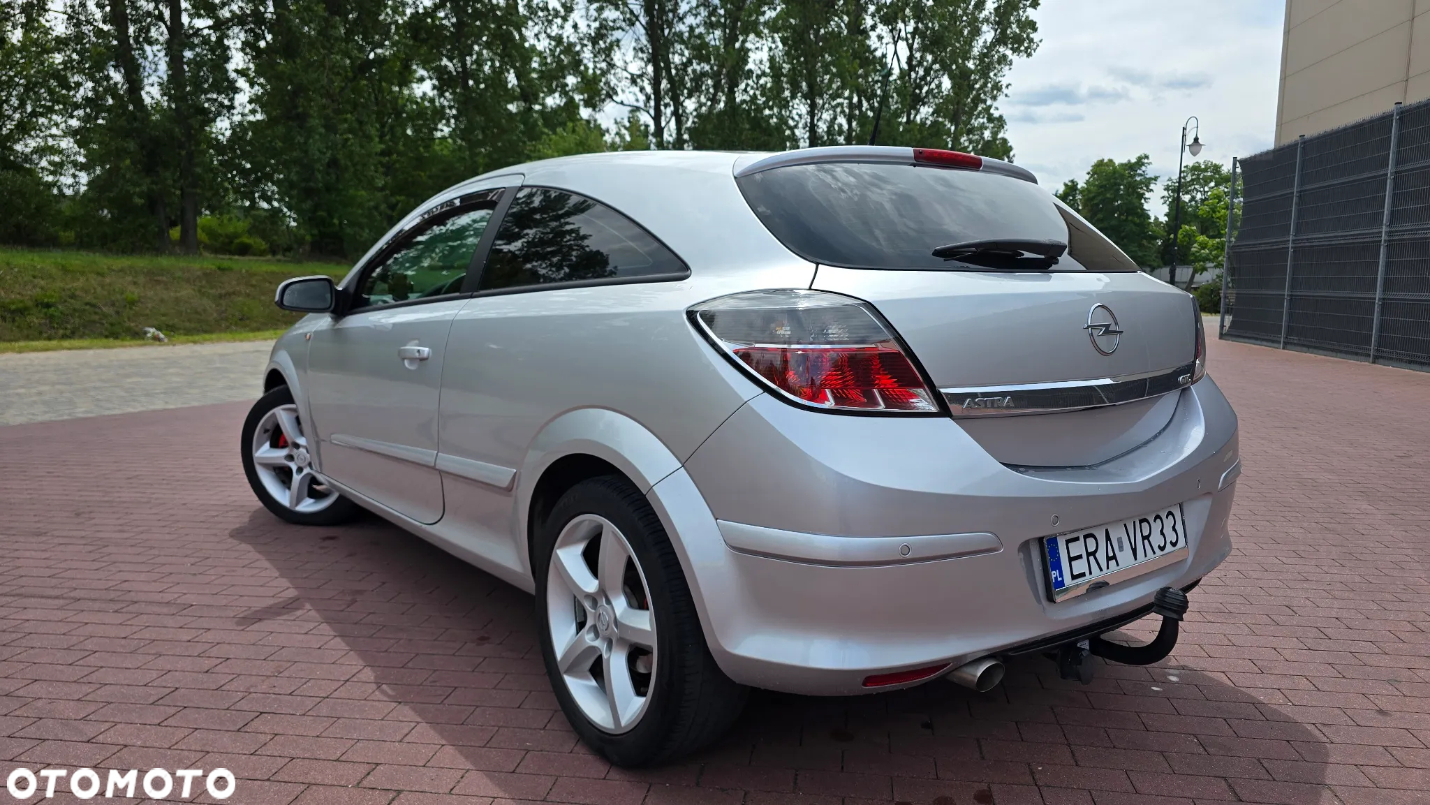 Opel Astra GTC 1.8 Sport - 2