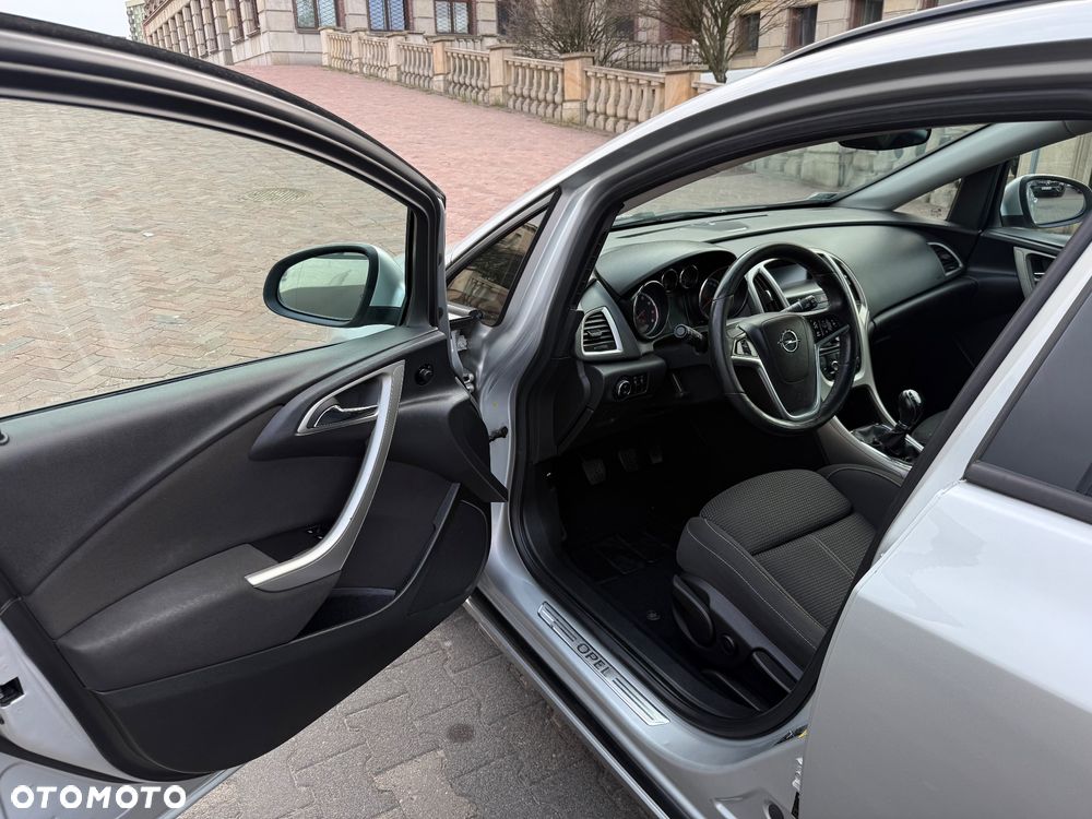 Opel Astra 1.4 T Cosmo - 32