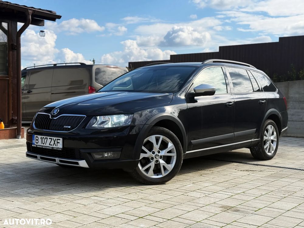 Skoda Octavia Combi 2.0 TDI 4x4 DSG RS - 9