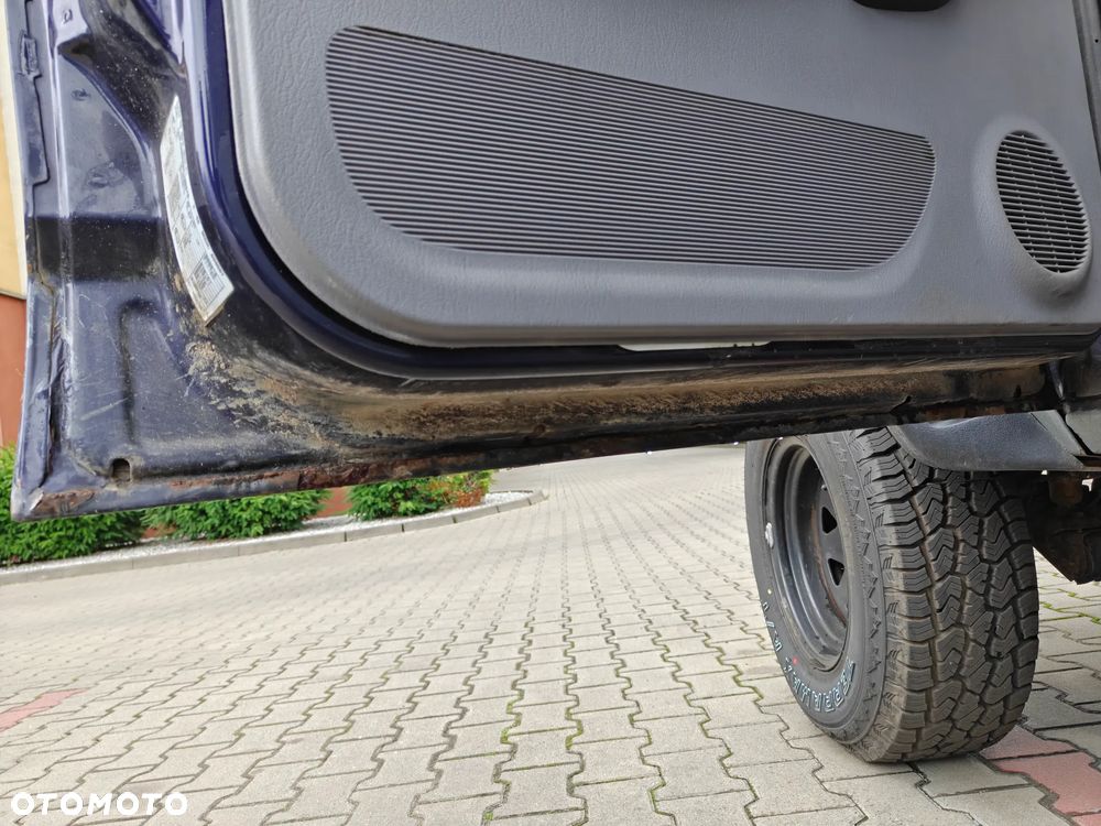 Jeep Cherokee - 23