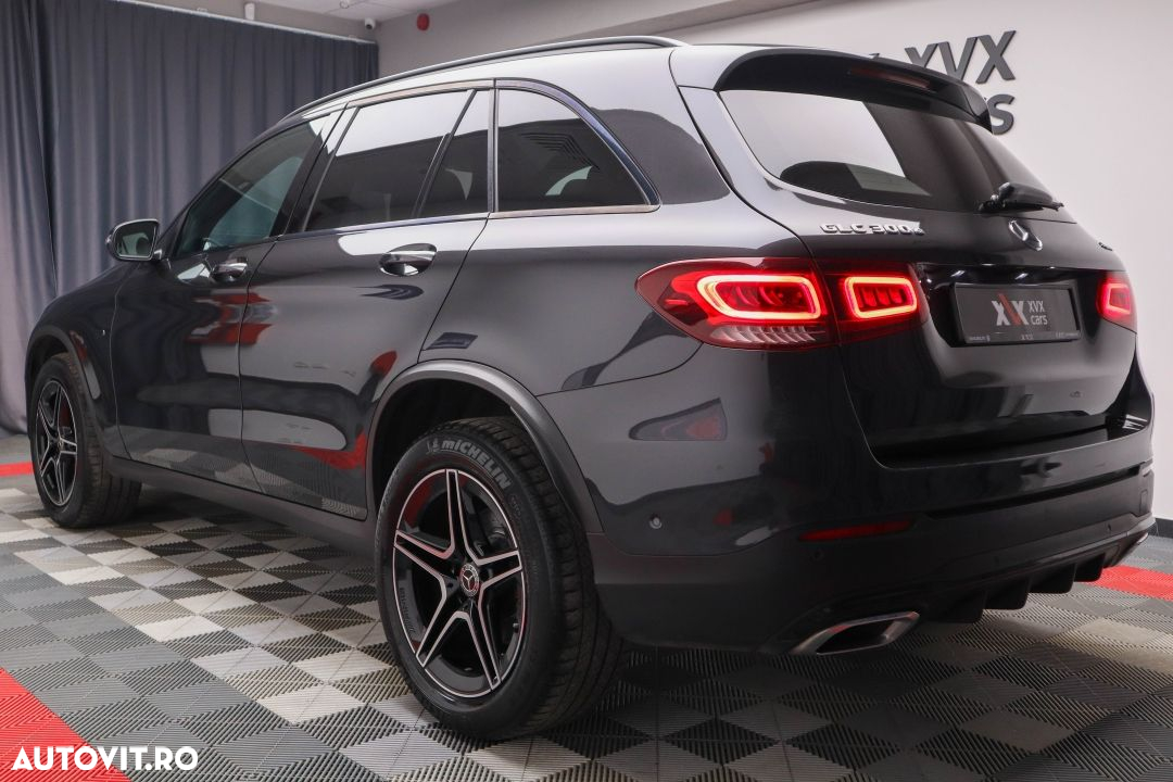 Mercedes-Benz GLC 300 e 4Matic 9G-TRONIC AMG Line Plus - 17
