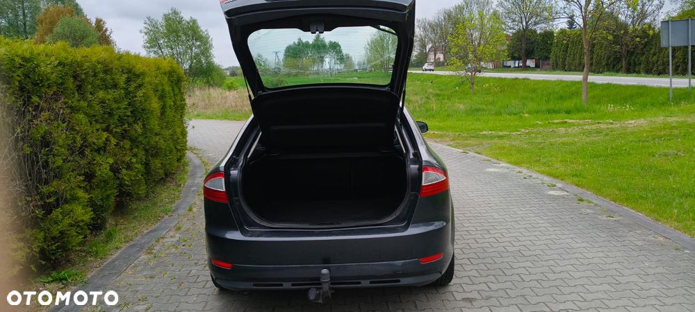 Ford Mondeo 2.0 Ambiente - 17