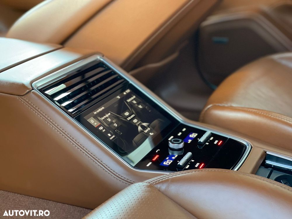 Porsche Panamera 4S - 10