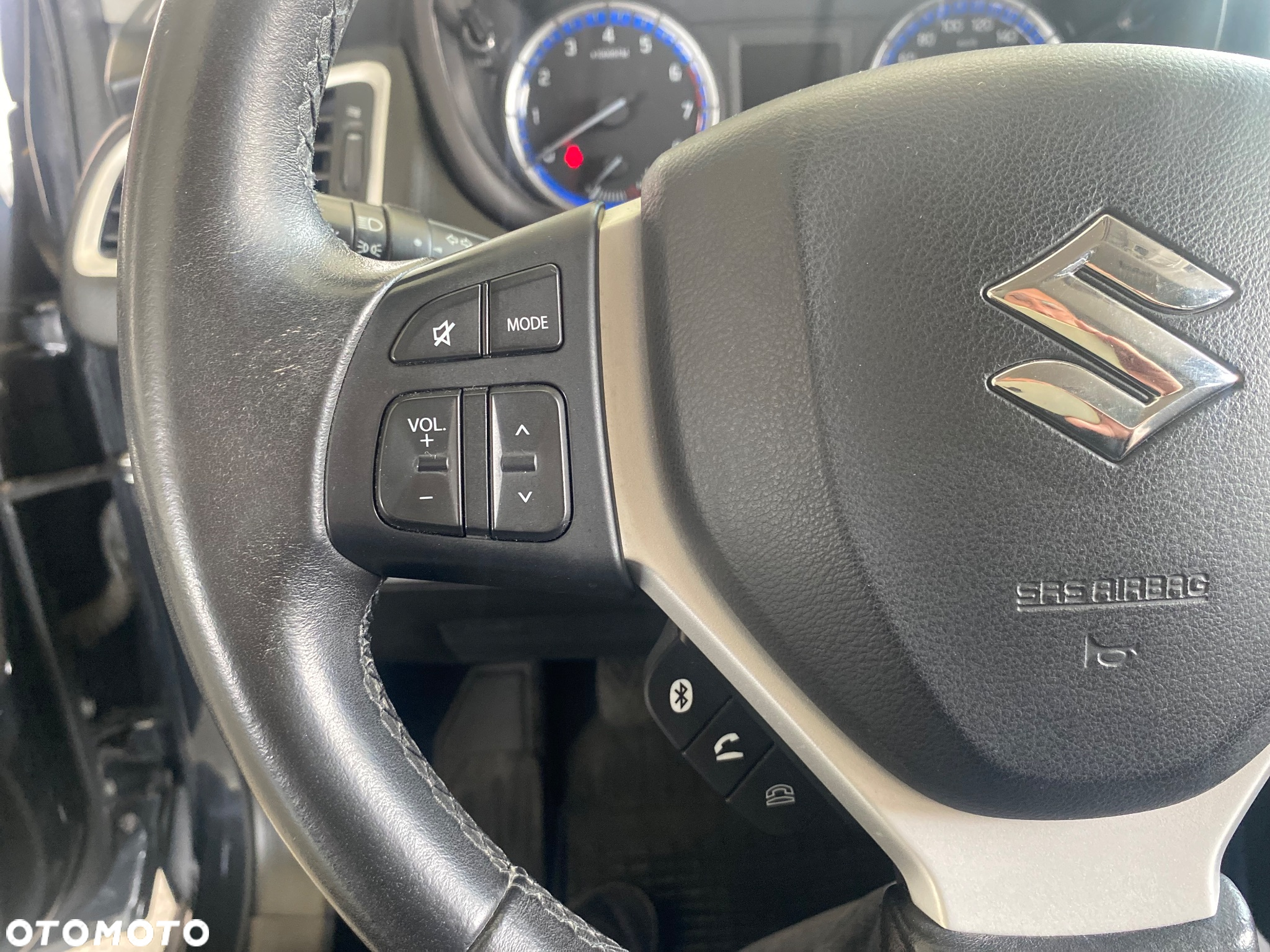 Suzuki SX4 1.6 Comfort Plus - 11