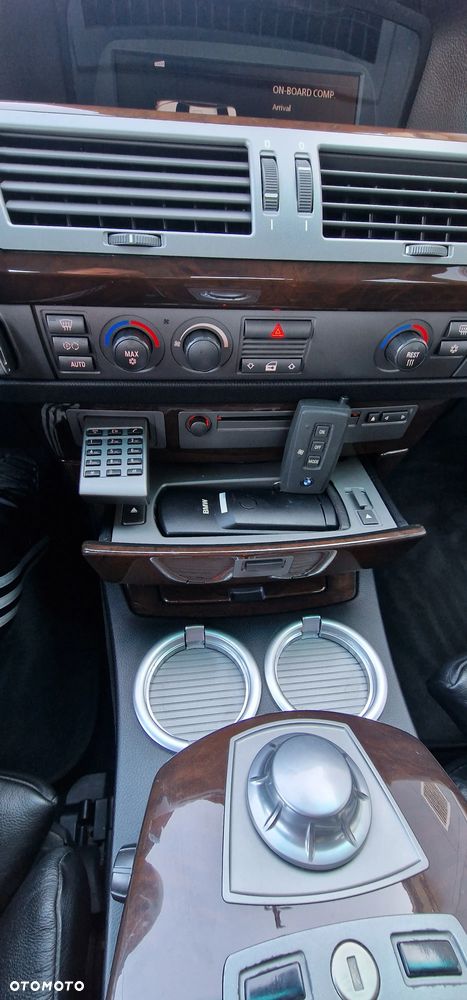 BMW Seria 7 745i L - 18